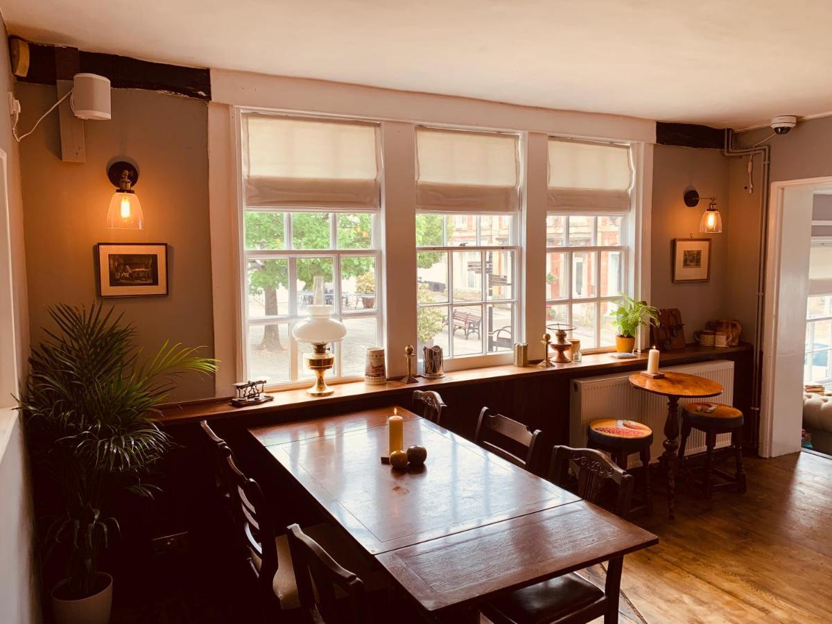 The Swan Inn Midhurst Exterior foto